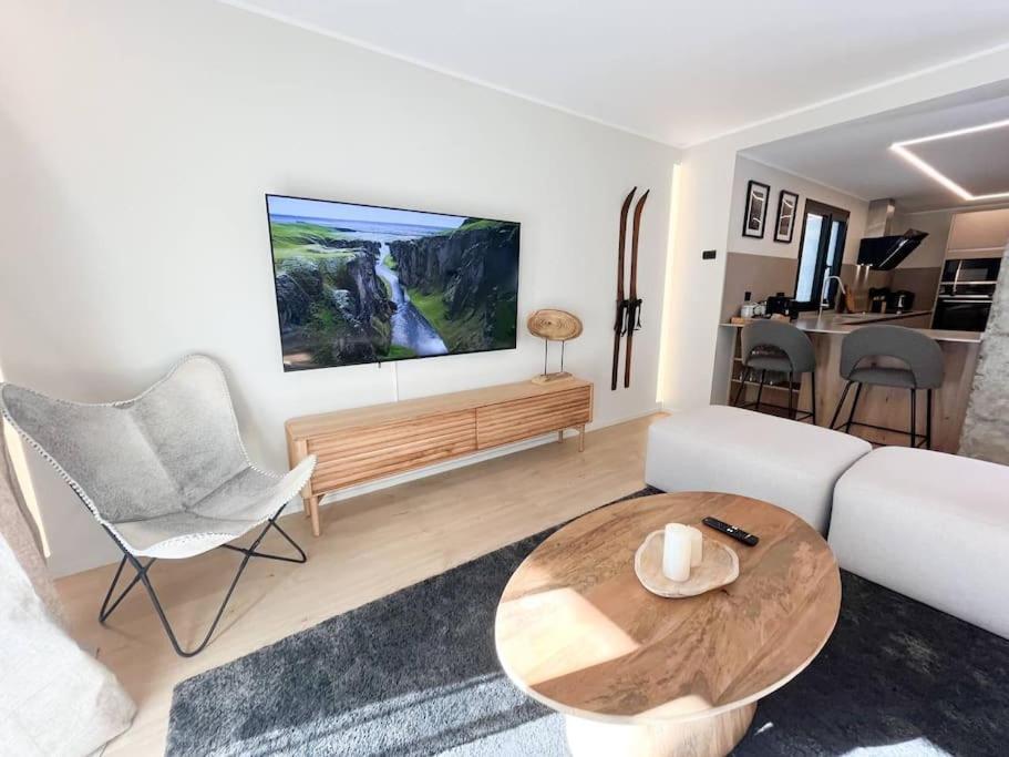Apartment Atico Duplex De Lujo - Clasificacion 5 Estrellas - 8pax - A Pie Del Centro - 2 Parkings L By Bonesvacances Andorra la Vella