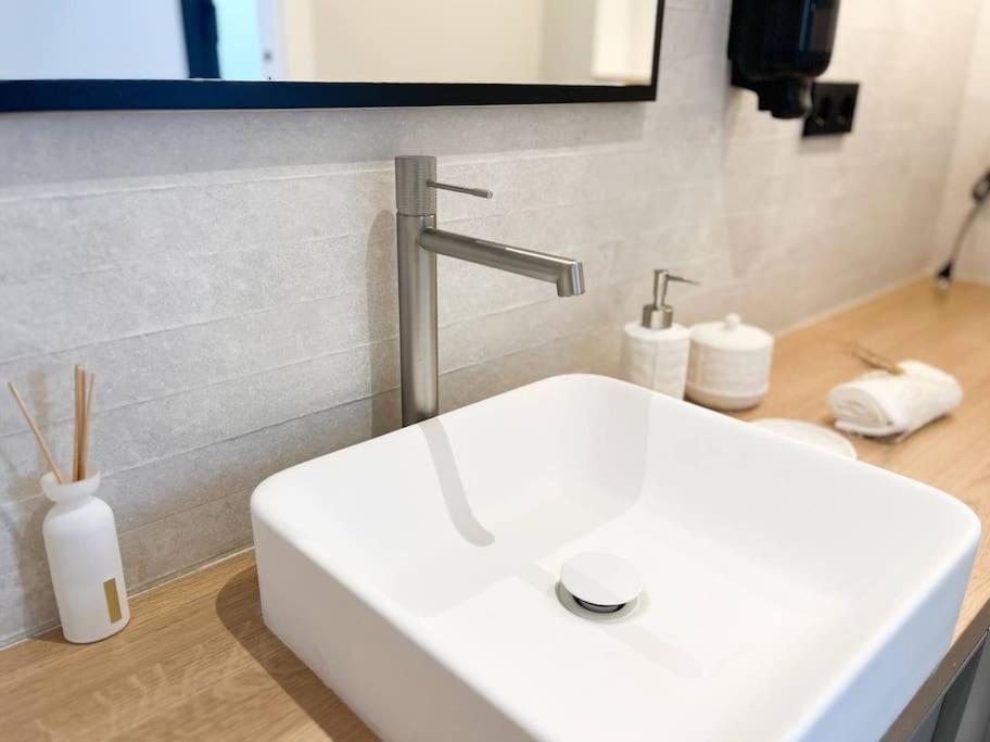 Atico Duplex De Lujo - Clasificacion 5 Estrellas - 8pax - A Pie Del Centro - 2 Parkings L By Bonesvacances