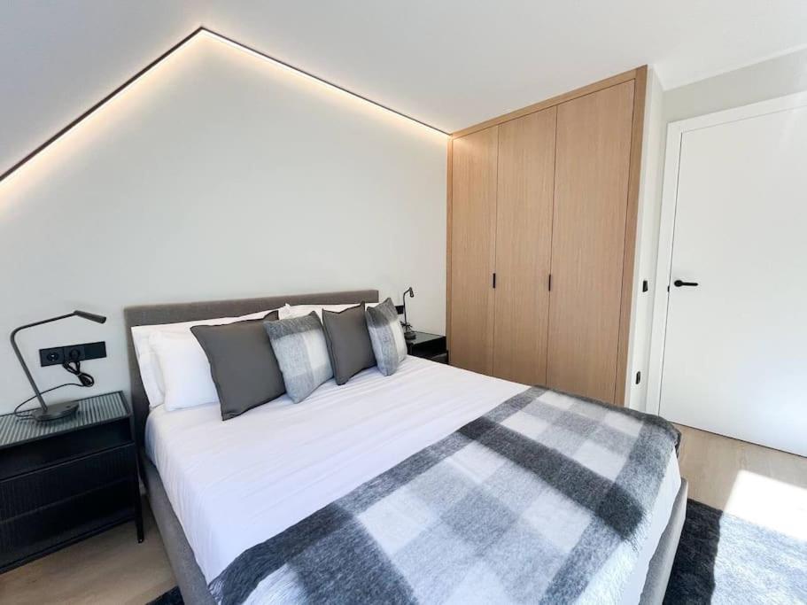 Atico Duplex De Lujo - Clasificacion 5 Estrellas - 8pax - A Pie Del Centro - 2 Parkings L By Bonesvacances Apartamento Andorra la Vieja