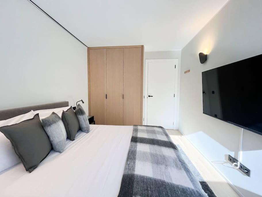 Atico Duplex De Lujo - Clasificacion 5 Estrellas - 8pax - A Pie Del Centro - 2 Parkings L By Bonesvacances Andorra la Vieja