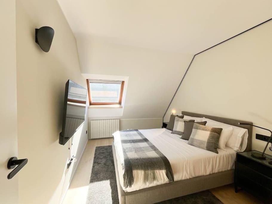 Atico Duplex De Lujo - Clasificacion 5 Estrellas - 8pax - A Pie Del Centro - 2 Parkings L By Bonesvacances