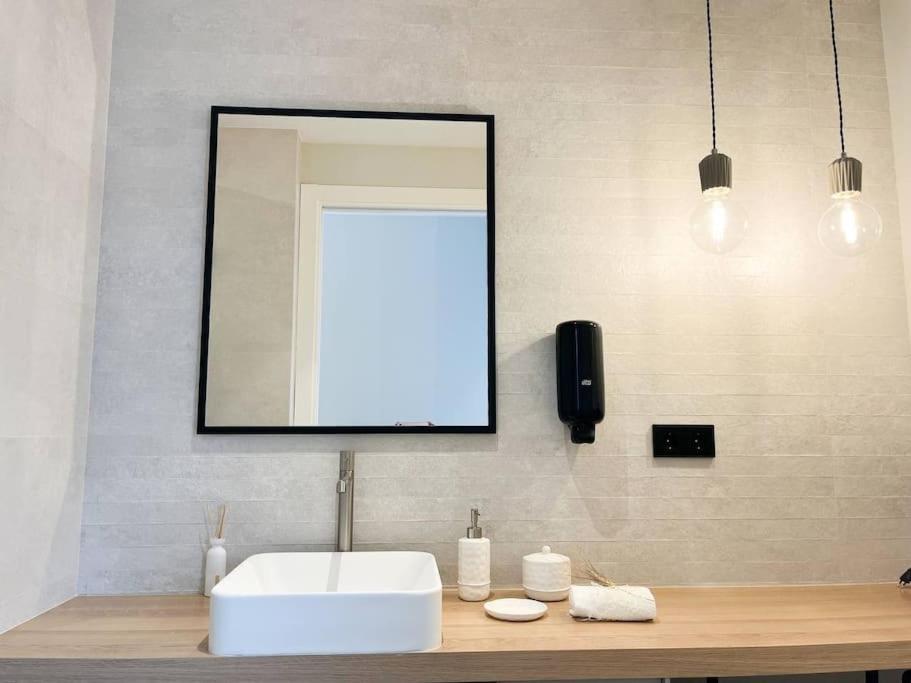 Atico Duplex De Lujo - Clasificacion 5 Estrellas - 8pax - A Pie Del Centro - 2 Parkings L By Bonesvacances Andorra la Vieja