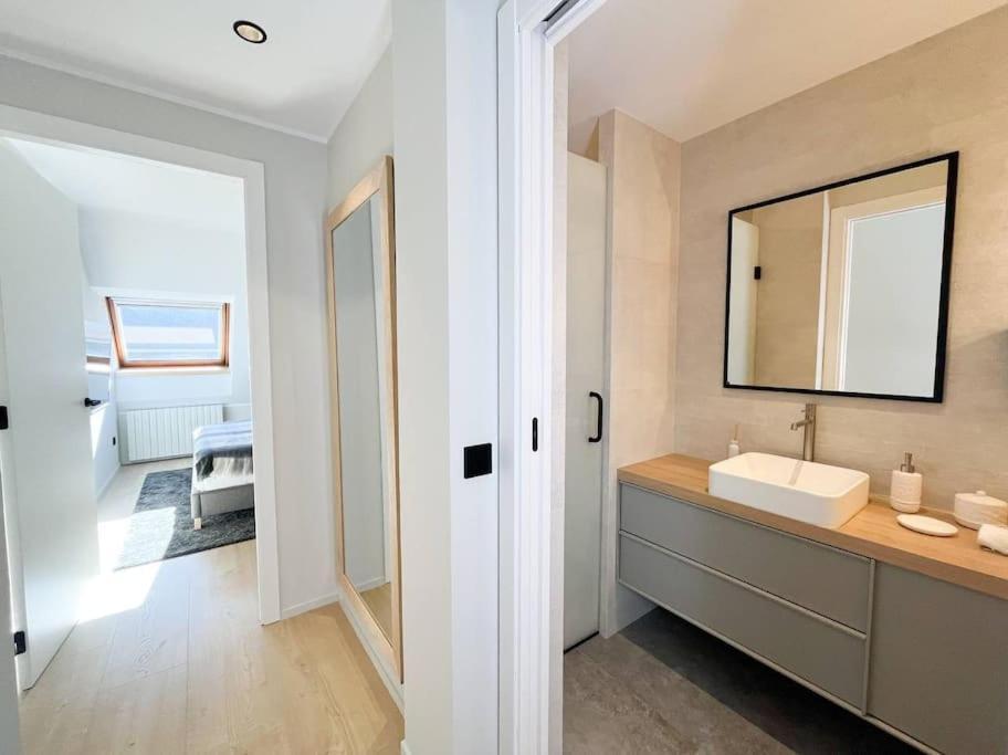 Atico Duplex De Lujo - Clasificacion 5 Estrellas - 8pax - A Pie Del Centro - 2 Parkings L By Bonesvacances Apartamento Andorra la Vieja