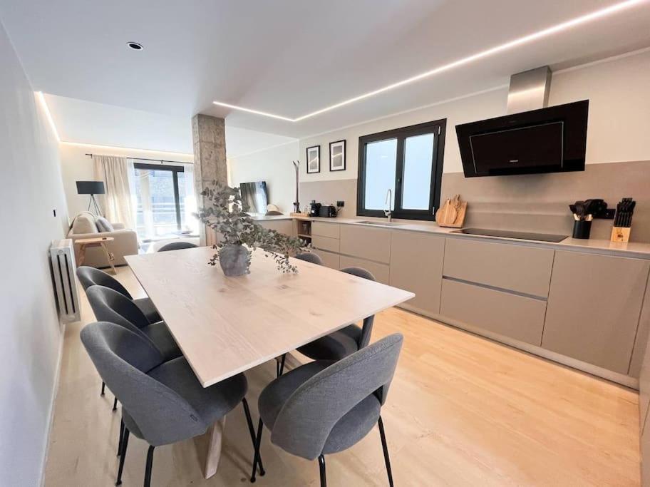 Atico Duplex De Lujo - Clasificacion 5 Estrellas - 8pax - A Pie Del Centro - 2 Parkings L By Bonesvacances * Andorra la Vieja